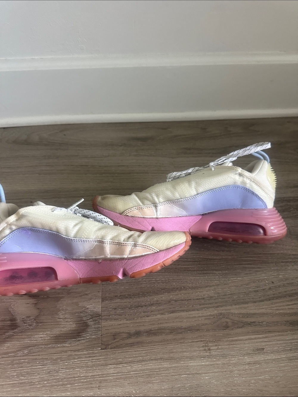 Nike Women's Airmax 2090 Cream, Pink, Purple - Picture 7 of 11